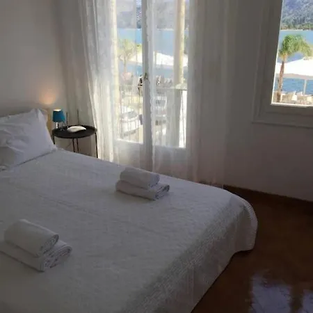 Turtle Bay Apartment *