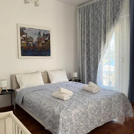 Turtle Bay Apartment